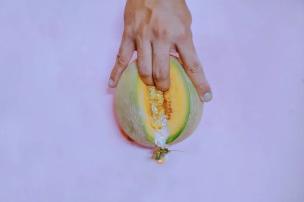 A片迷思二：一直摳會讓人女生高潮？